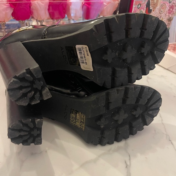 Adorable Aldo booties - Picture 2 of 5